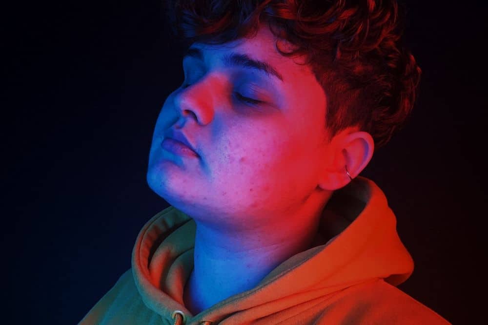 calma adolescente quiere serpiente